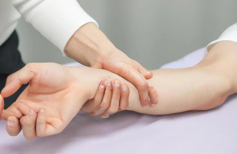 腕のしびれ解消！北久里浜の鍼灸整体で健康な暮らしを取り戻そう！